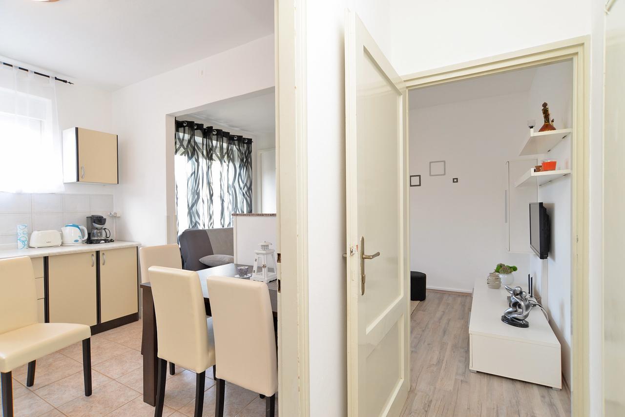 Apartment Branko 1601 Fazana Exterior photo